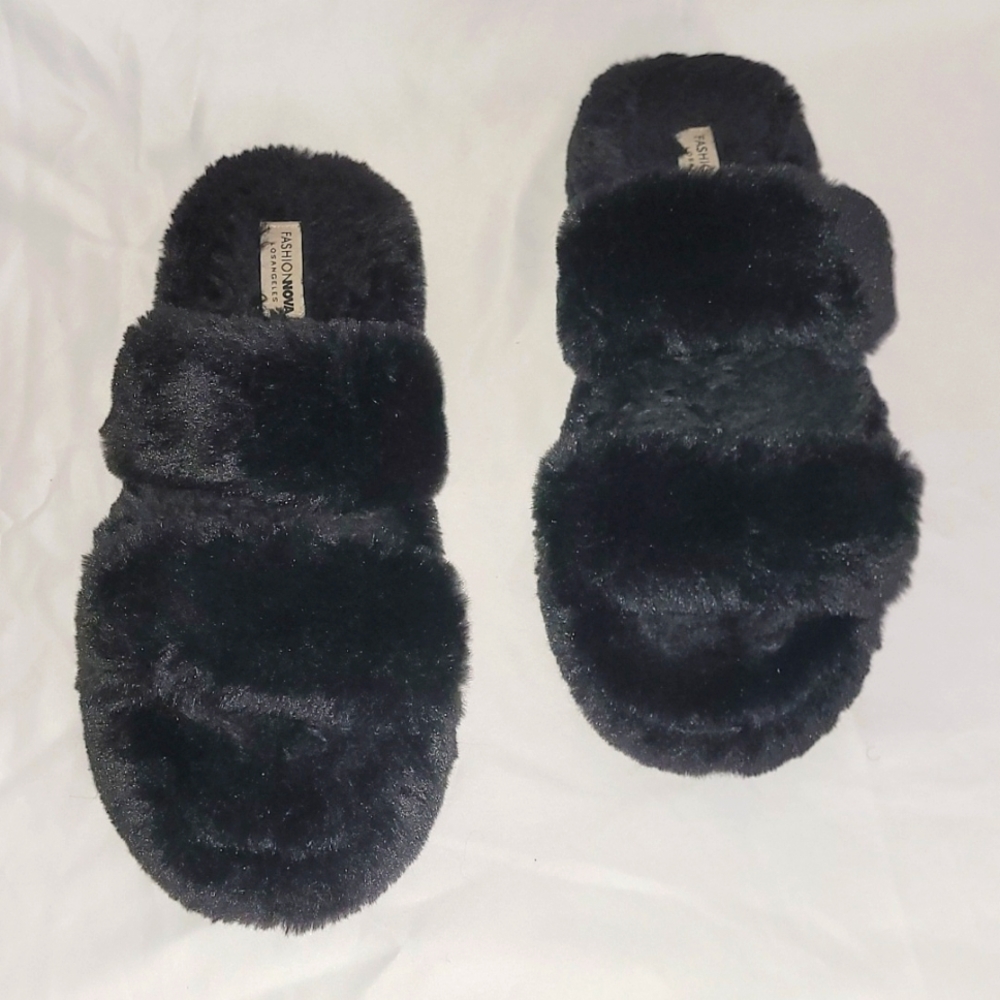 Women's Slides